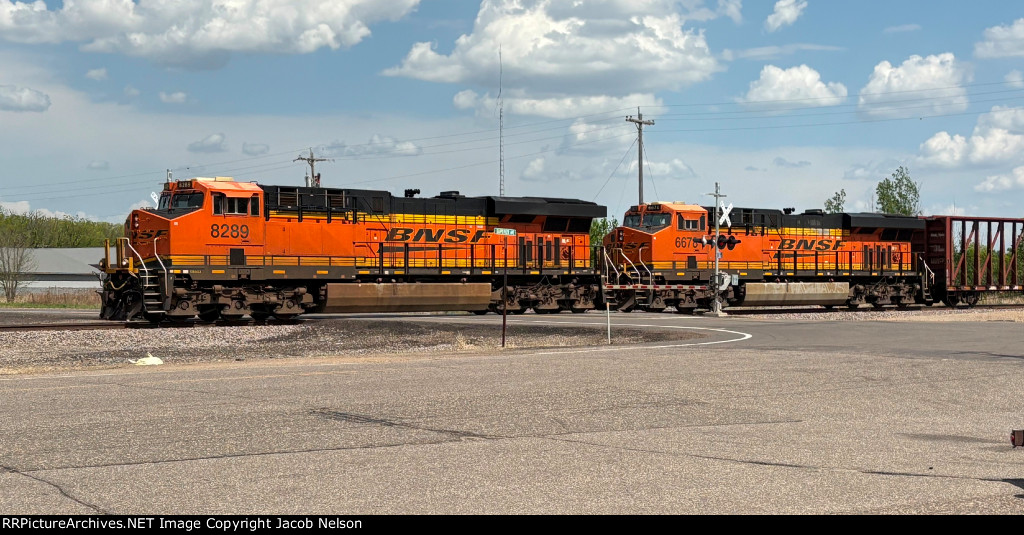 BNSF 8289